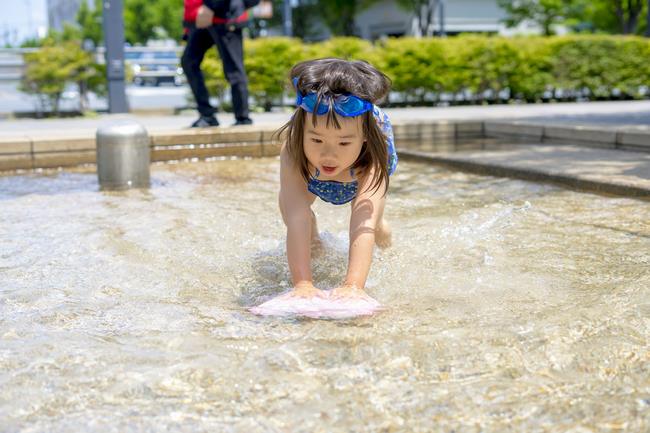 お子さんと水遊び